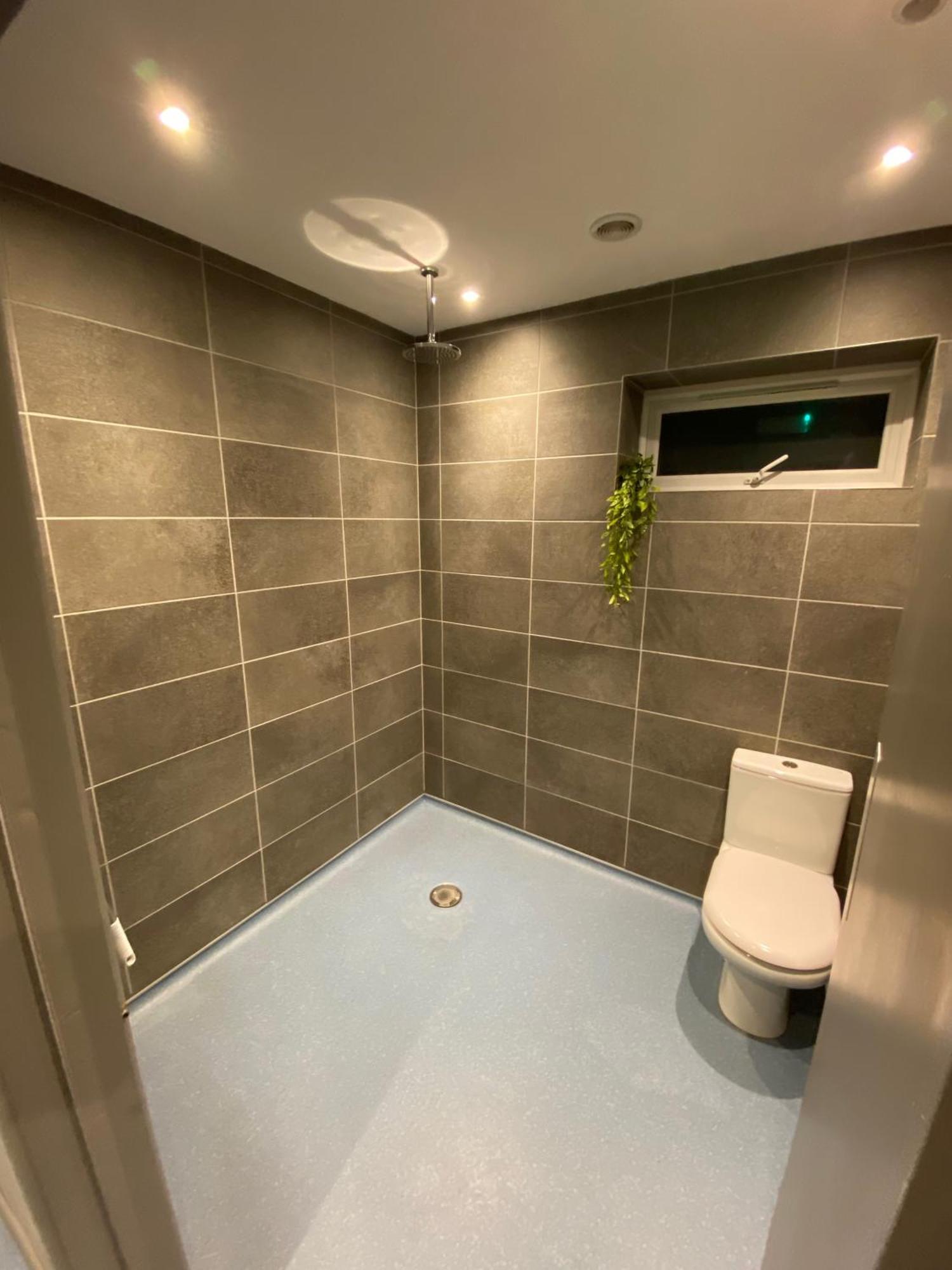 Unique Sheperds Hut Private Hot Tub, Ensuite & Kitchenette Clodock Exteriör bild